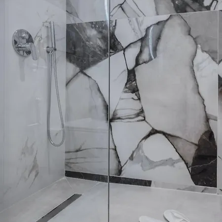 アパートホテル Evriali Seaside プラタモナス